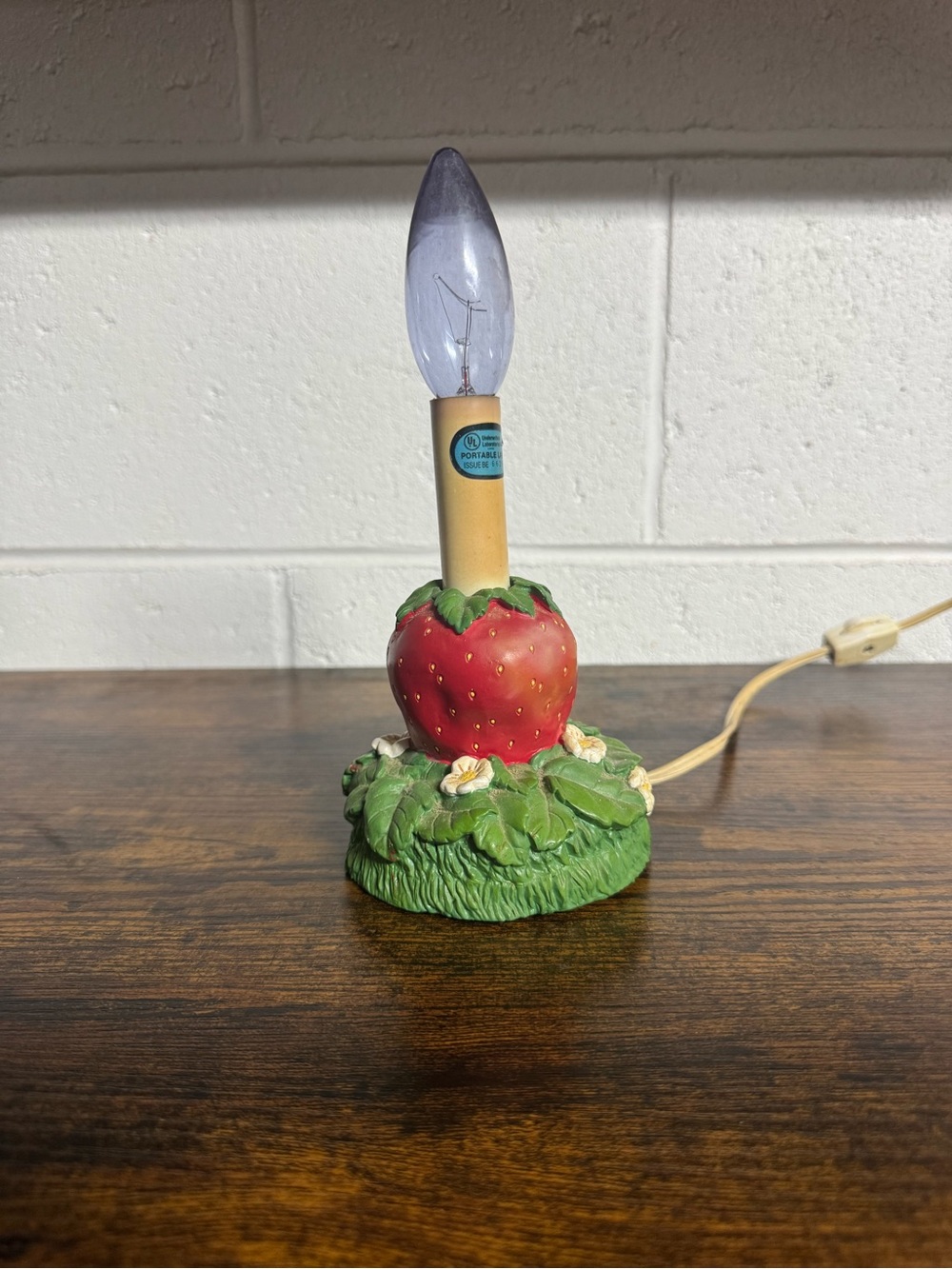 Unique vintage ceramic strawberry lamp works